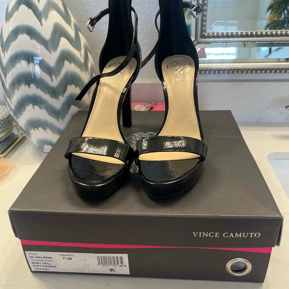 New in box! Vince Camuto Balindia Platform Sandal.  Black - Picture 2 of 7